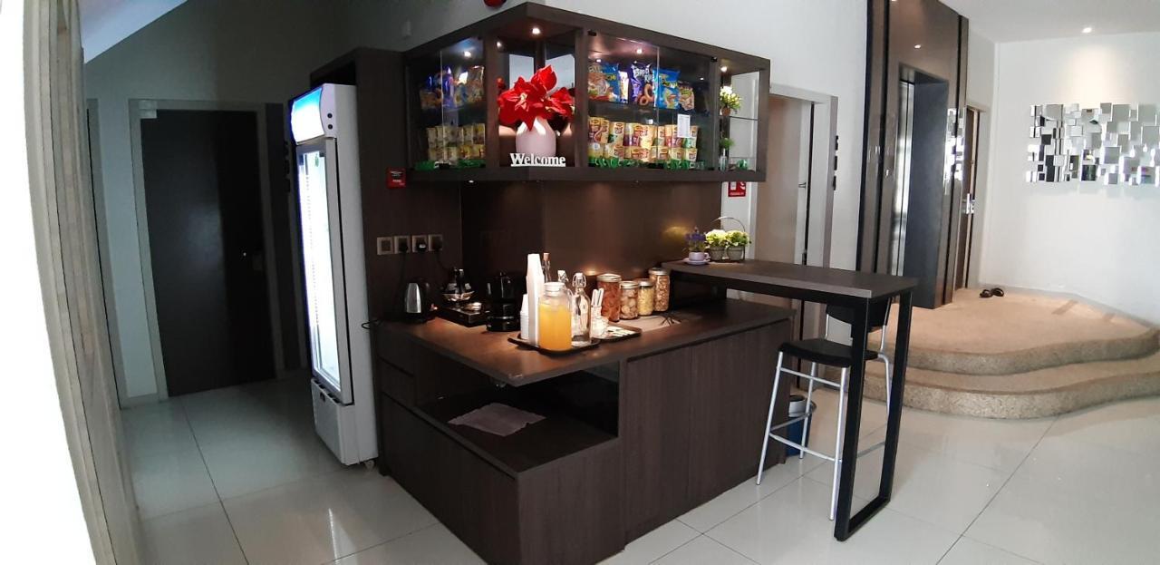 The Square Hotel Секудаи Экстерьер фото